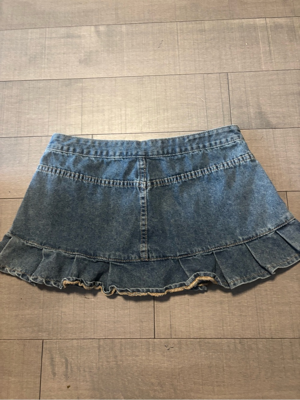 ⭐️3/$20⭐️Y2K Denim Ruffle Hem Mini Skirt - Picture 4 of 5
